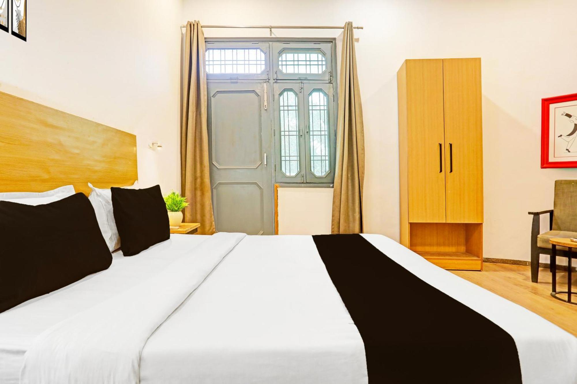 Super Townhouse Vijay Khand Gomti Nagar Lakhnau Kültér fotó