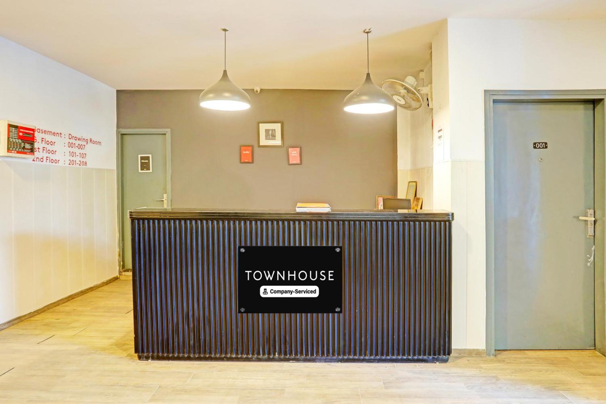 Super Townhouse Vijay Khand Gomti Nagar Lakhnau Kültér fotó