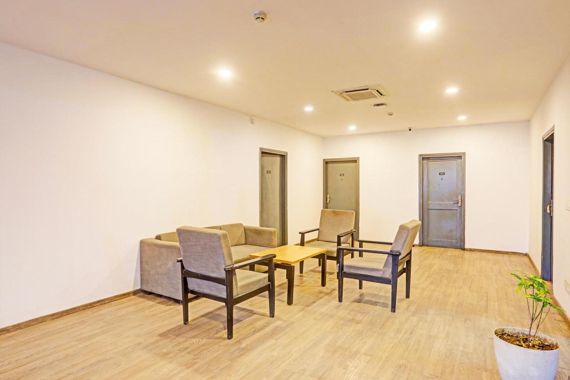 Super Townhouse Vijay Khand Gomti Nagar Lakhnau Kültér fotó