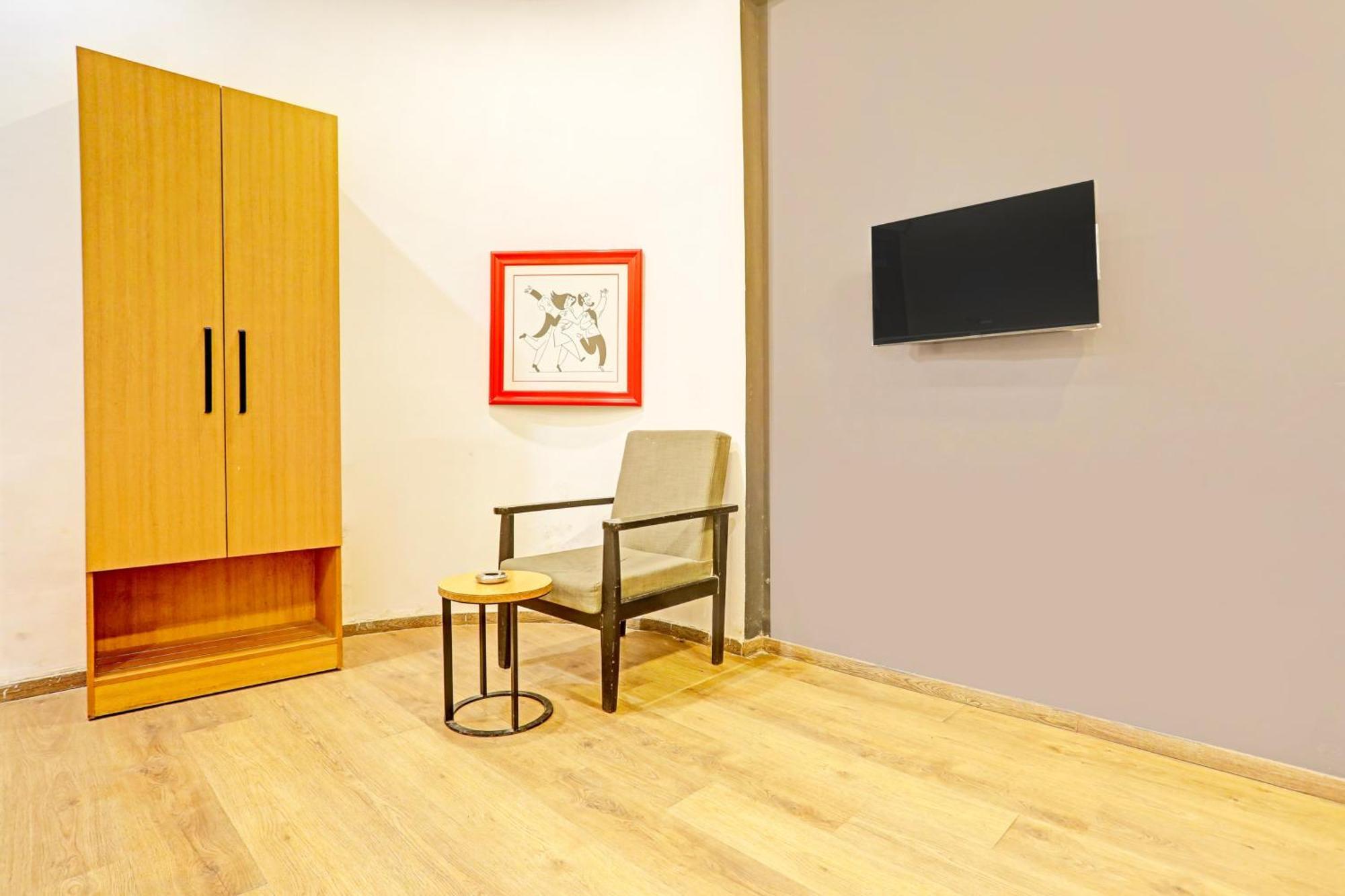 Super Townhouse Vijay Khand Gomti Nagar Lakhnau Kültér fotó