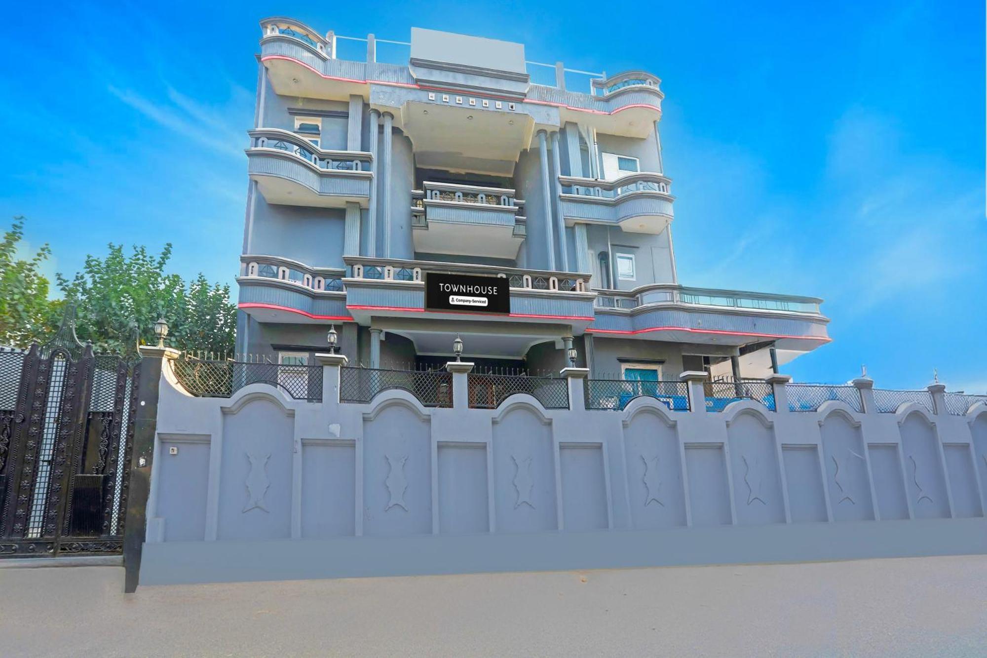 Super Townhouse Vijay Khand Gomti Nagar Lakhnau Kültér fotó